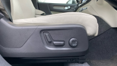 Volvo XC40 2.0 B4P Ultra Dark 5dr Auto Petrol Estate